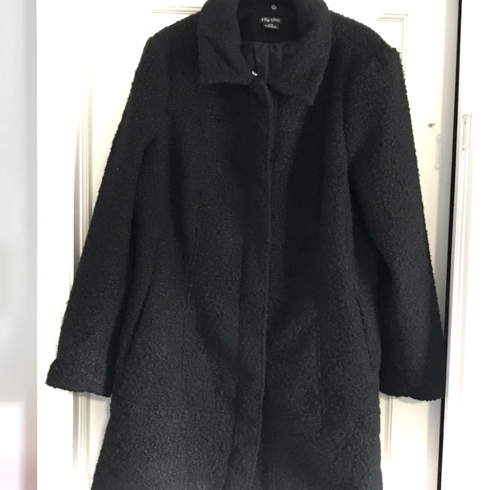 City Chic Women’s Plus Size Plush Lined Med/18 Black with Rose Gold buttons Coat